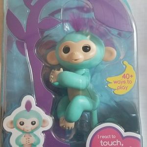 Fingerlings Green Zoe New in Box by wow wee